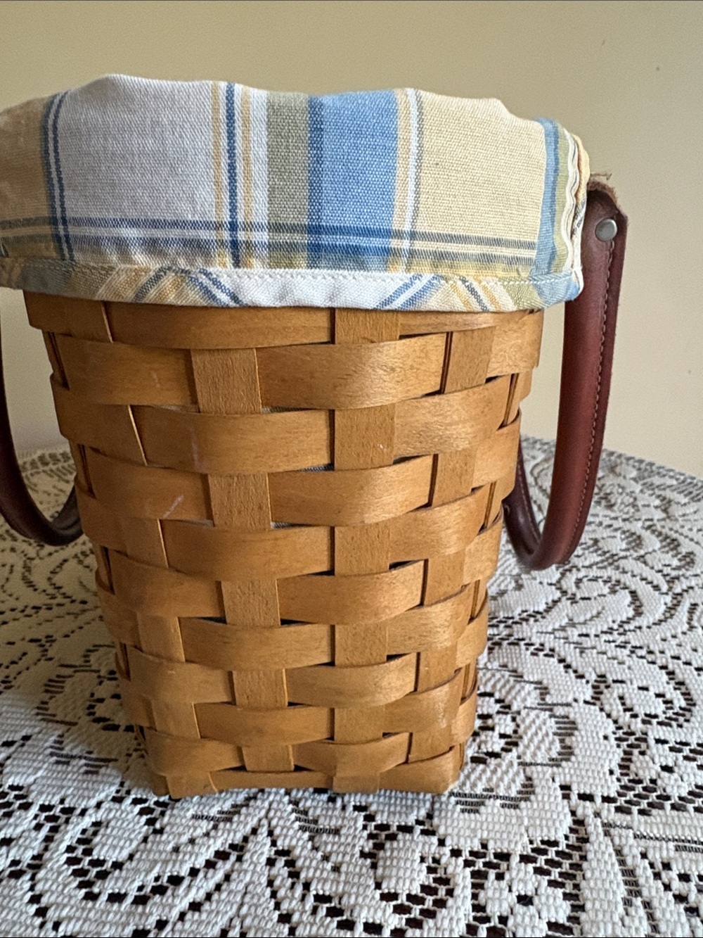 Longaberger Medium Boardwalk Basket with liner and protector - Picture 4 of 5